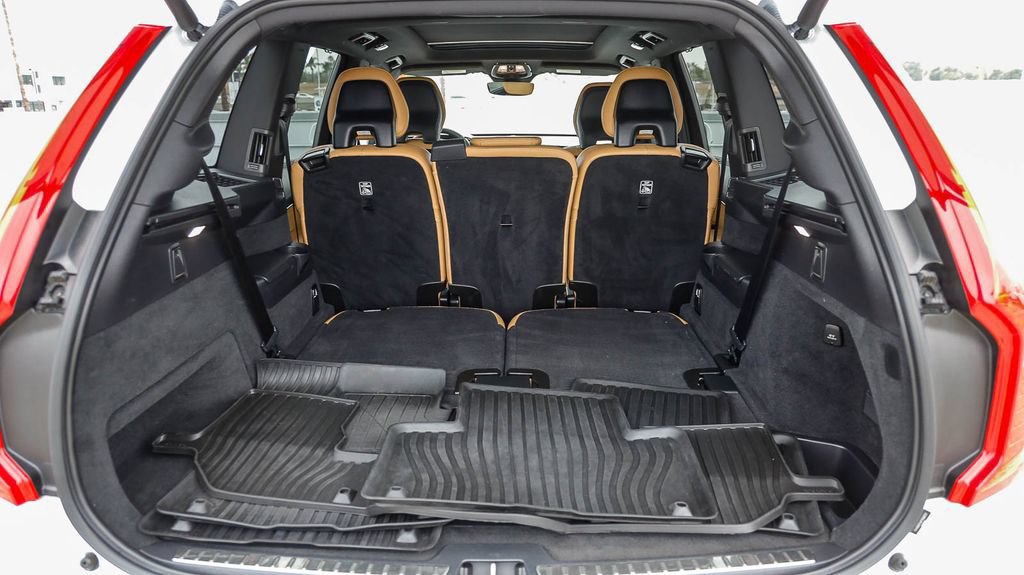 Used 2023 Volvo XC90 B6 Ultimate w/ Protection Package Premier AWD/4WD image 30