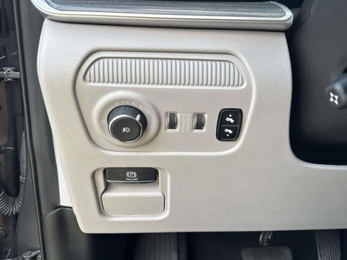 Used 2024 Jeep Wagoneer Series II w/ Flexible Seating Group RWD image 30