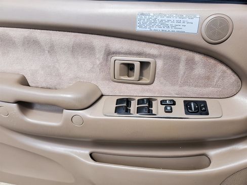 Used 2003 Toyota Tacoma w/ SR5 Package image 14