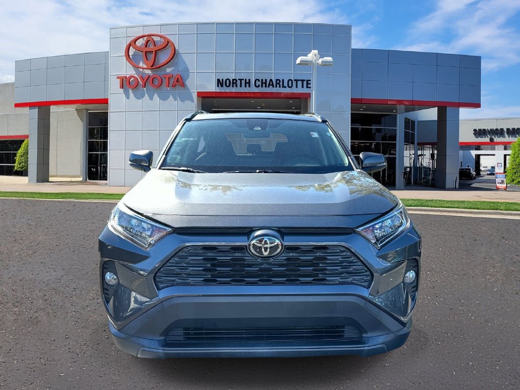 Used 2019 Toyota RAV4 XLE FWD image 2