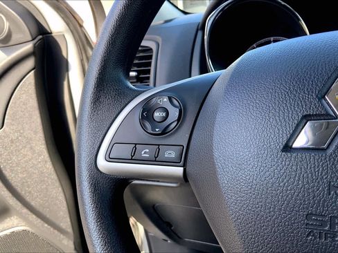 Used 2025 Mitsubishi Outlander Sport ES image 23