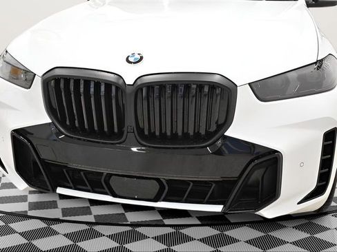 New 2026 BMW X5 xDrive40i w/ M Sport Package AWD/4WD image 16