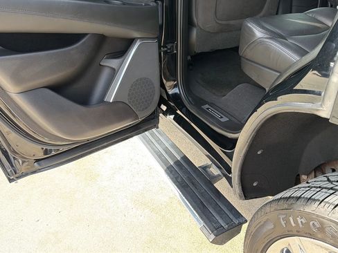 Used 2018 Cadillac Escalade Platinum image 47