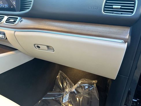 Used 2024 Mercedes-Benz GLE 450 4MATIC image 33