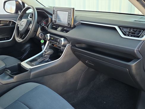 Used 2022 Toyota RAV4 LE image 30