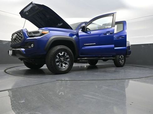 Used 2022 Toyota Tacoma TRD Off-Road w/ TRD Premium Off Road Package image 29