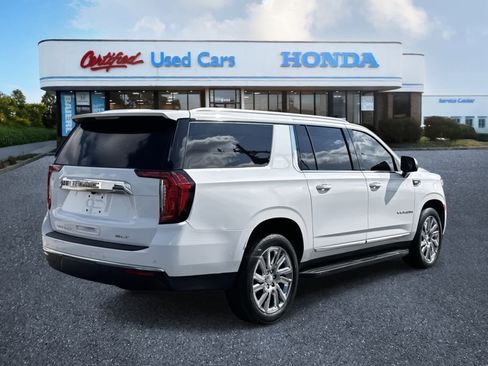 Used 2021 GMC Yukon XL SLT w/ SLT Premium Package image 5