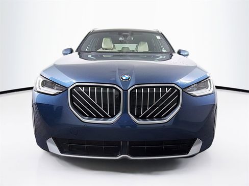 Used 2025 BMW X3 xDrive30i w/ Premium Package image 2