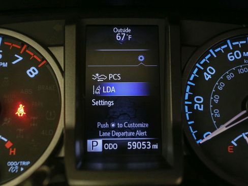 Used 2020 Toyota Tacoma TRD Off-Road w/ Technology Package AWD/4WD image 35