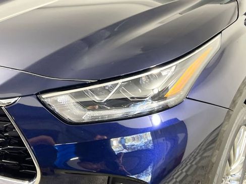 New 2026 Toyota Highlander Platinum image 9