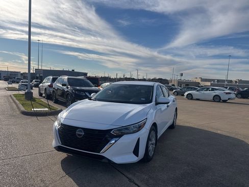 Certified 2024 Nissan Sentra S image 4