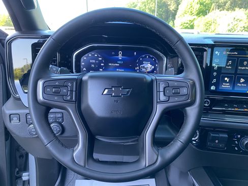 Used 2024 Chevrolet Silverado 1500 ZR2 w/ Technology Package image 7