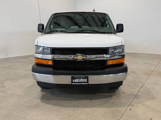 Used 2017 Chevrolet Express 3500 LT w/ LT Preferred Equipment Group RWD image 3