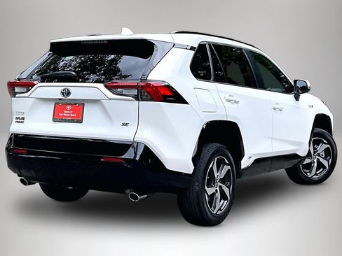Used 2024 Toyota RAV4 SE w/ Weather & Moonroof Package AWD/4WD image 5