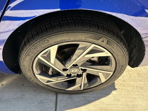 Certified 2025 Hyundai Elantra Sport image 20