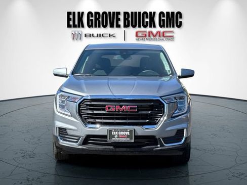Used 2024 GMC Terrain SLE AWD/4WD image 9