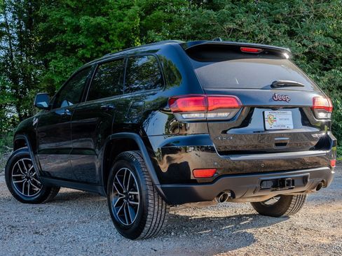 Used 2020 Jeep Grand Cherokee Trailhawk image 3