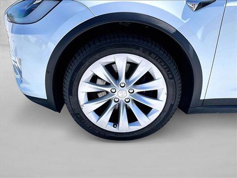 Used 2018 Tesla Model X 100D image 10