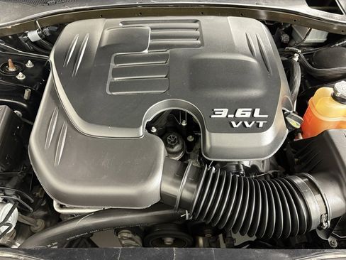 Used 2021 Chrysler 300 S image 40