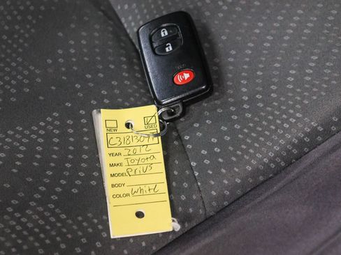 Used 2012 Toyota Prius V Two w/ Preferred Accessory Pkg FWD image 23
