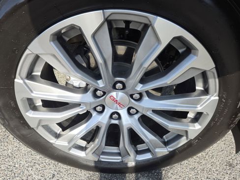 Used 2023 GMC Yukon Denali image 18