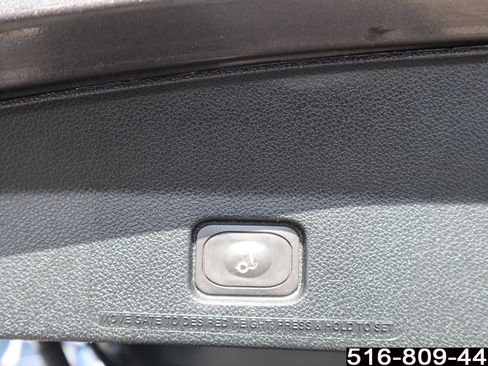 Used 2018 Ford Explorer Platinum image 35