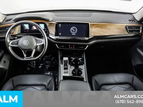 Used 2025 Volkswagen Atlas SE image 26