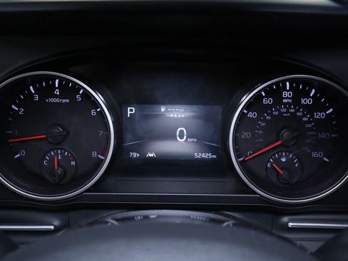 Used 2024 Kia Carnival LX FWD image 18