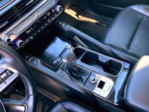 Used 2022 Kia Telluride S image 13
