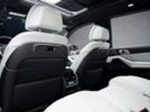Used 2025 BMW X7 xDrive40i image 17