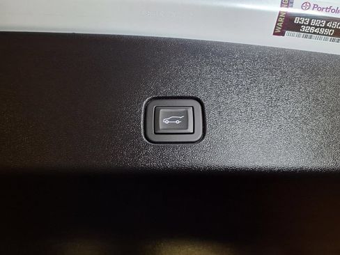 Certified 2025 Cadillac Optiq Luxury 2 w/ LPO, Floor Liner Package AWD/4WD image 19