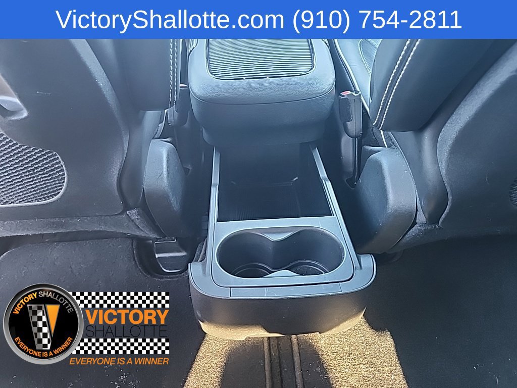 Used 2025 Chrysler Pacifica Limited FWD image 25