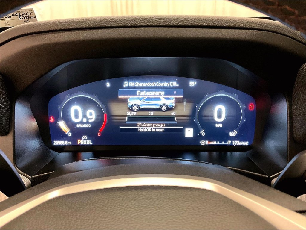 Used 2025 Ford Explorer Active AWD/4WD image 13
