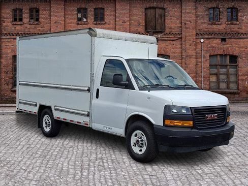 Used 2021 GMC Savana 3500 w/ Power Convenience Package RWD image 3