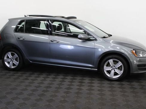 Used 2017 Volkswagen Golf Wolfsburg Edition FWD image 4