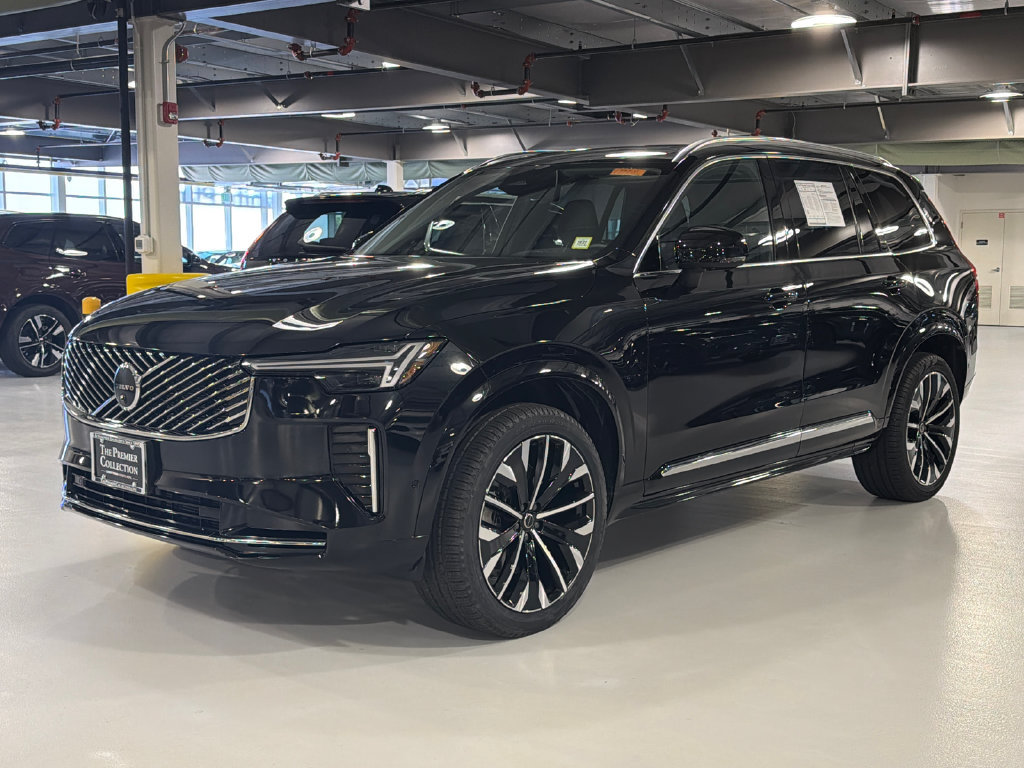 Used 2026 Volvo XC90 B5 Plus w/ Protection Package Premier AWD/4WD image 3