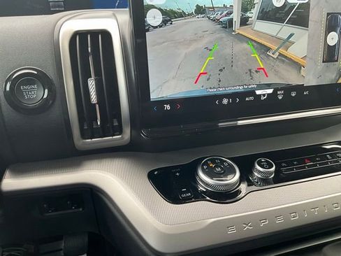 Used 2025 Ford Expedition Active RWD image 7
