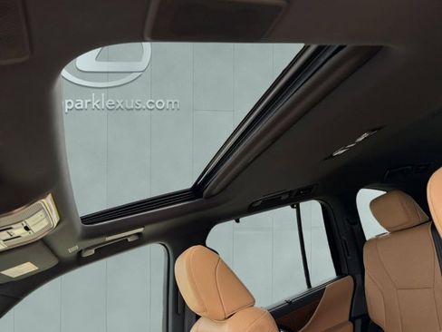 Certified 2025 Lexus LX 700h Luxury w/ Appearance Package AWD/4WD image 18