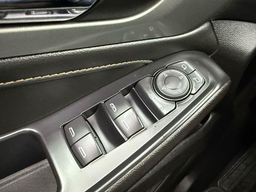 Used 2021 Chevrolet Traverse LT AWD/4WD image 11