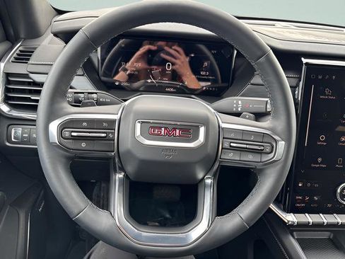 New 2025 GMC Acadia Elevation image 14