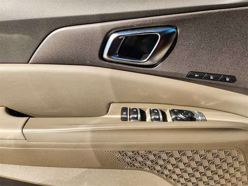 New 2026 Kia Carnival EX image 16