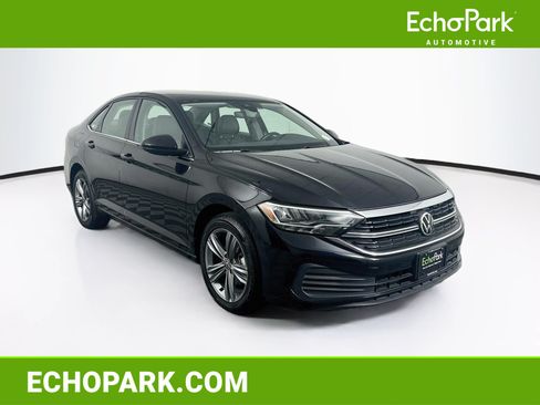 Used 2024 Volkswagen Jetta SE FWD image 1