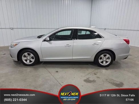 Used 2016 Chevrolet Malibu LT image 1