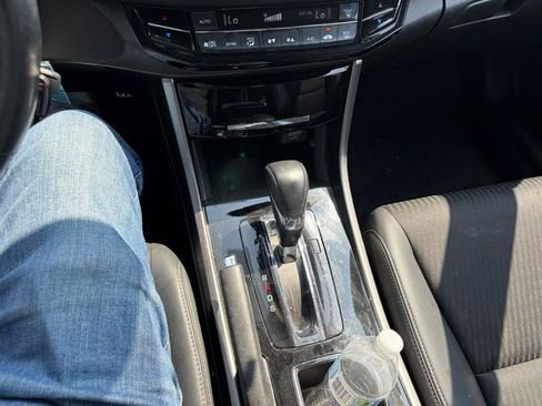 Used 2017 Honda Accord Sport image 16