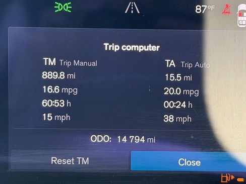 Certified 2025 Volvo XC90 B6 Plus AWD/4WD image 21