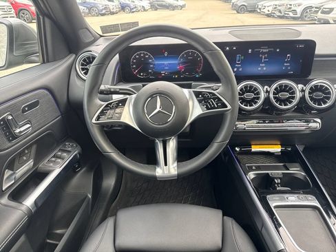 Used 2026 Mercedes-Benz GLB 250 4MATIC image 13