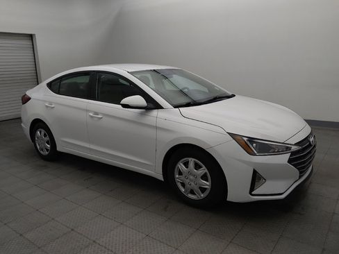 Used 2019 Hyundai Elantra SE FWD image 11