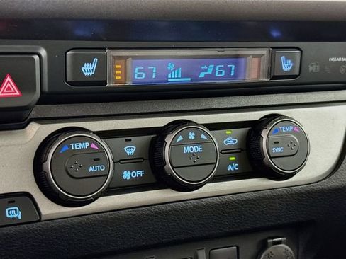 Used 2020 Toyota Tacoma Limited AWD/4WD image 16