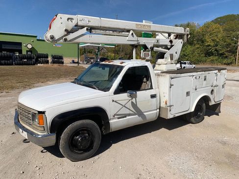 Used 1992 Chevrolet Silverado 3500 4x4 Regular Cab image 1