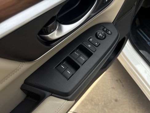 Used 2020 Honda CR-V Touring image 15